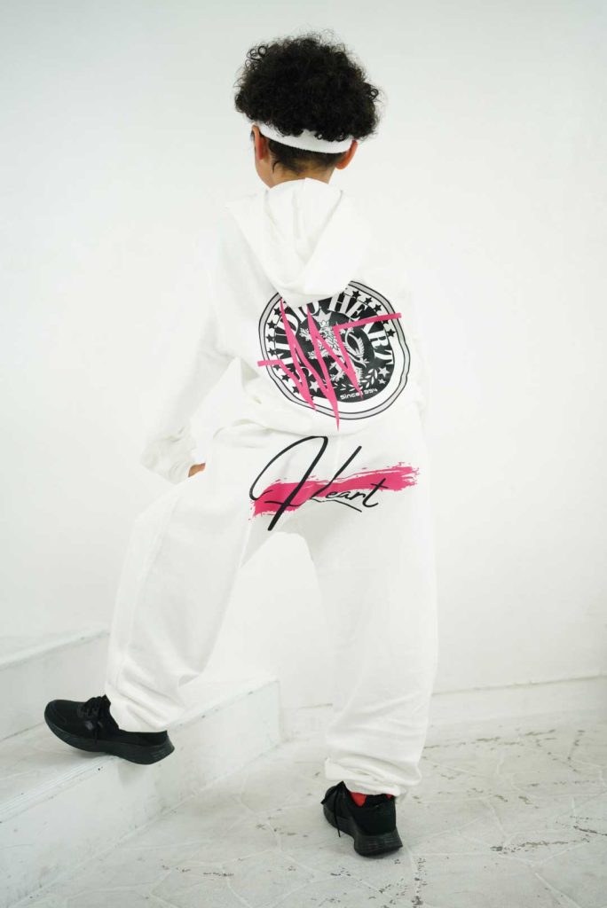 パーカーホワイト